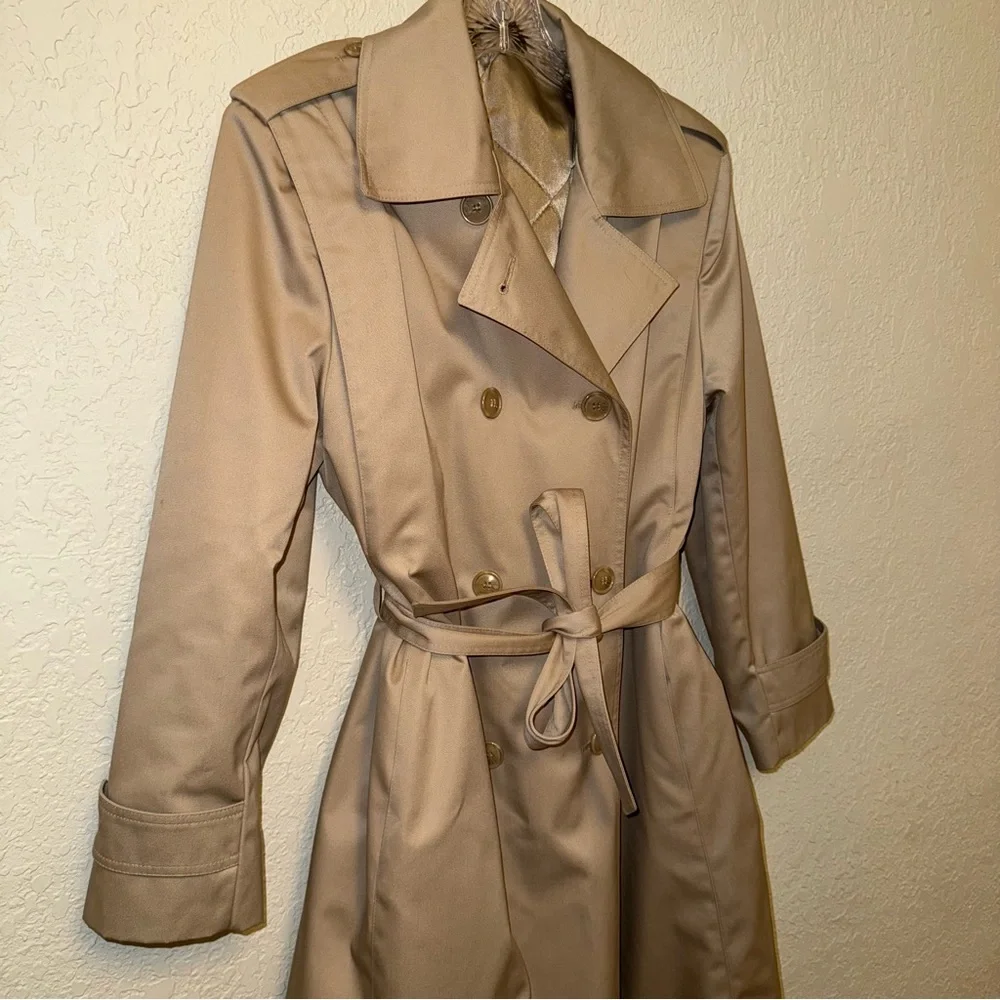 Bromleigh Vintage Trench Coat in Cream - Picture 2 of 9